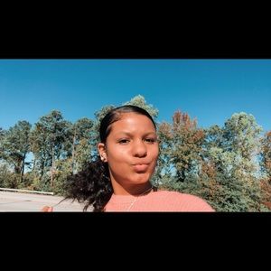 Meet your Posher, Briana